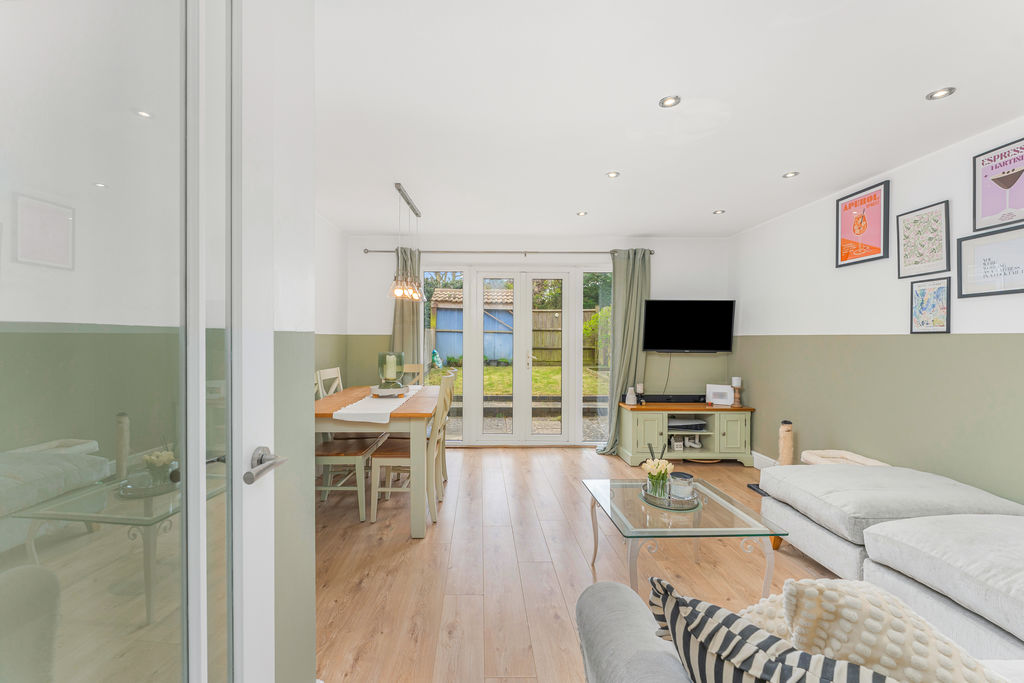 Peacocks Close Middleton Cheney